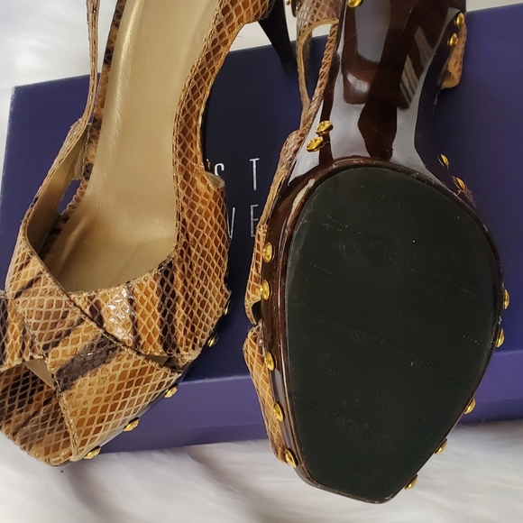 STUART WEITZMAN SIZE 10 - Picture 6 of 7
